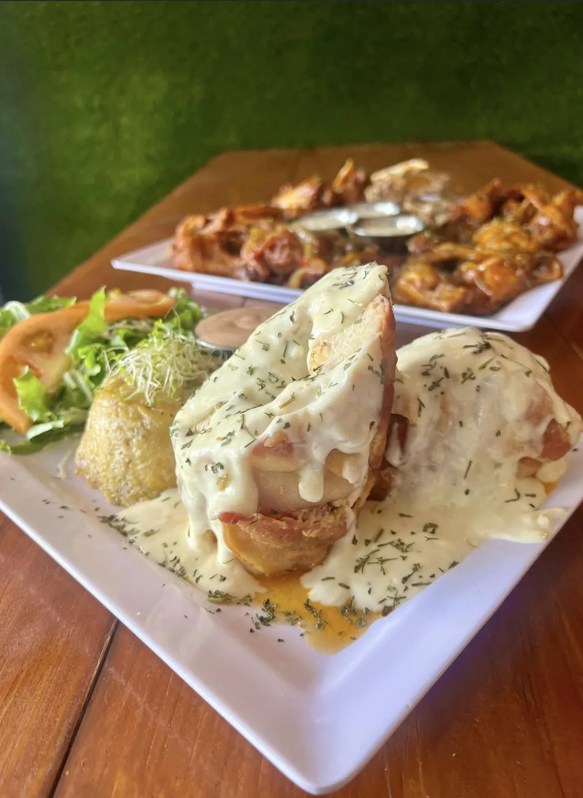 Pechuga rellena de longaniza