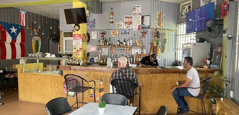 4 Doors Bar & Grill