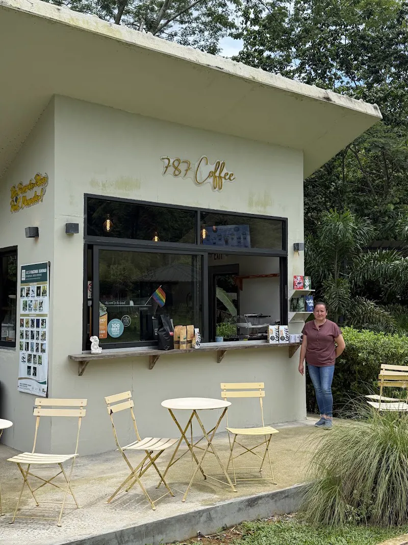 787 Coffee Shop - Hacienda Iluminada
