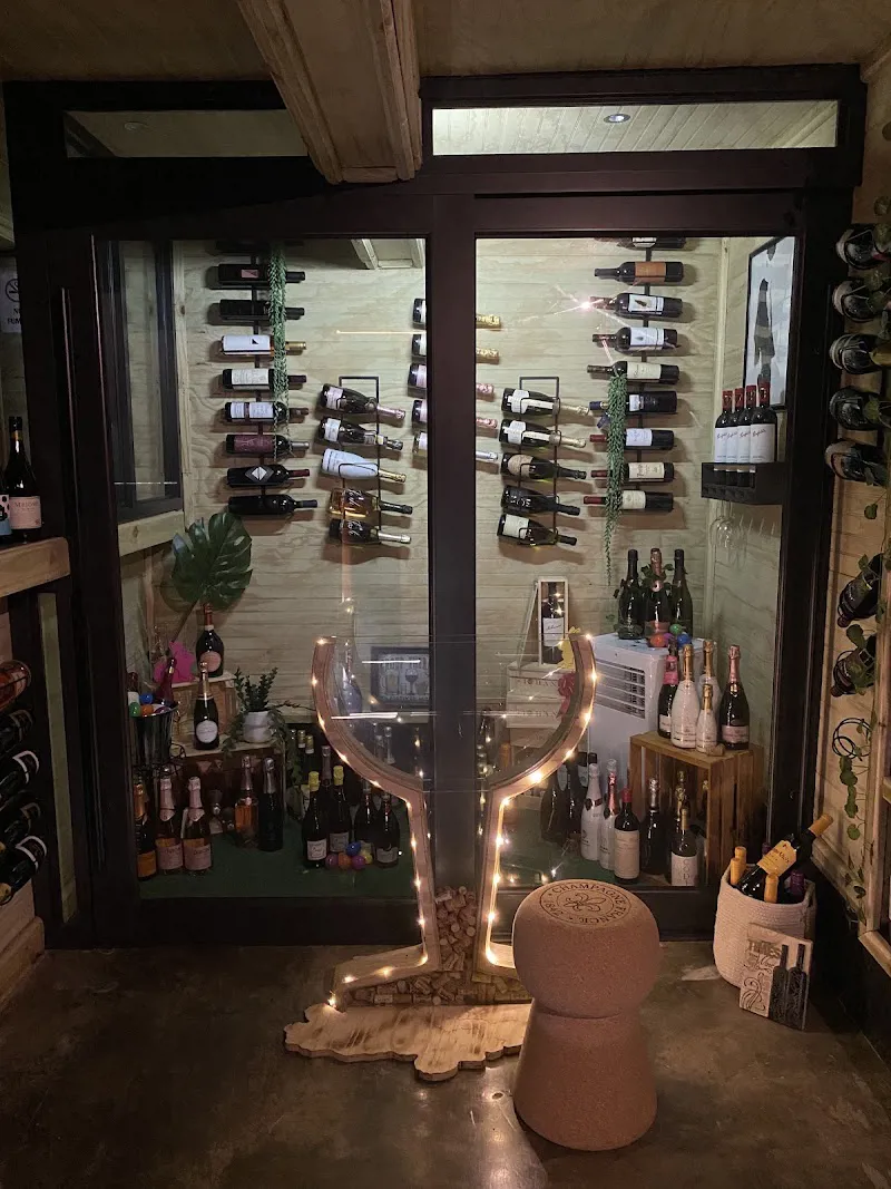 Alzacopas Wine, Bar & Restaurant